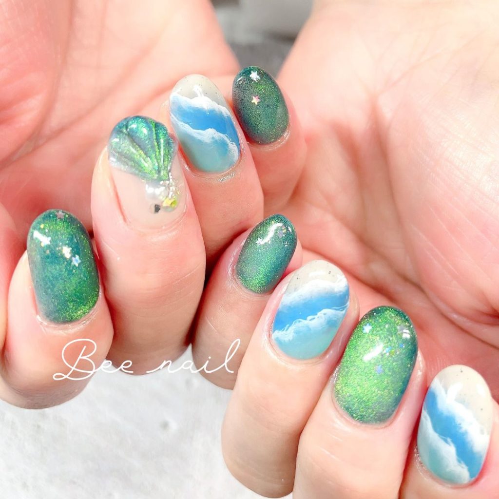 マグネットネイルを使った人魚の鱗ネイル