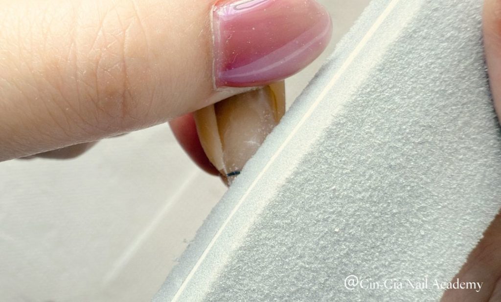 爪の形・表面を整える