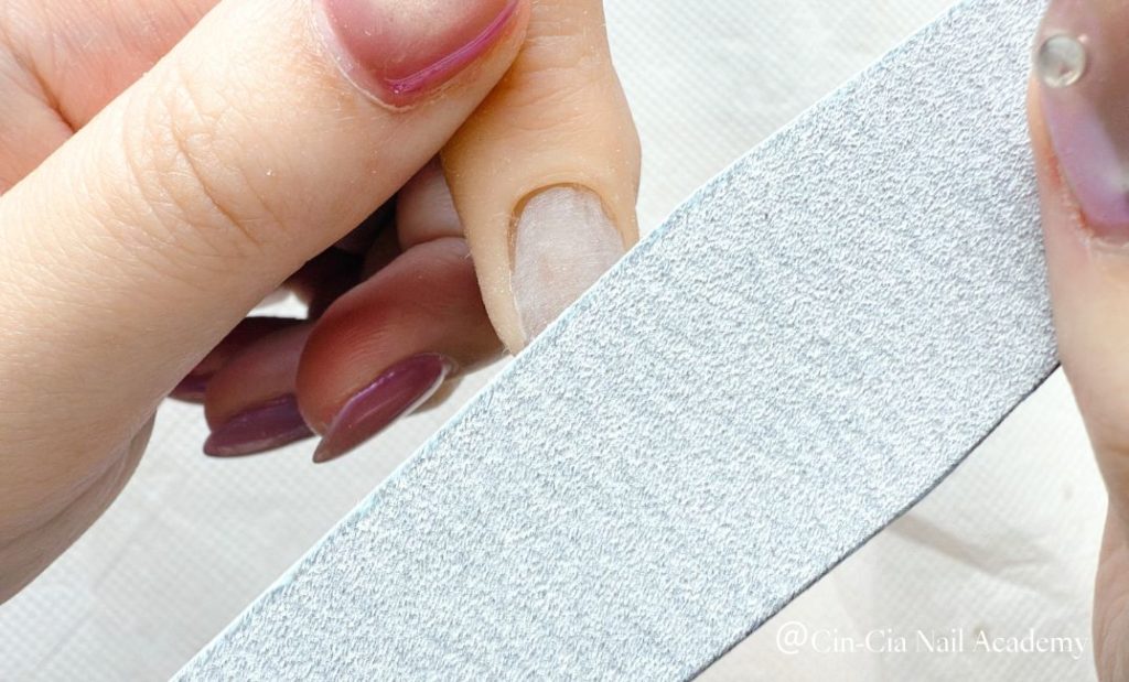 爪の形・表面を整える